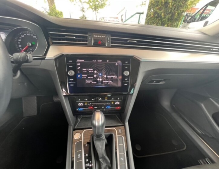Volkswagen Passat 10