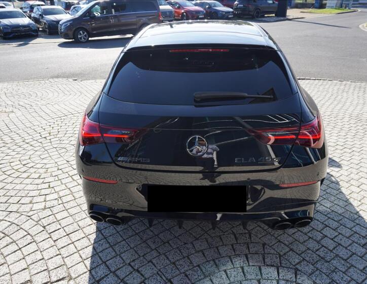 Mercedes-Benz CLA 5