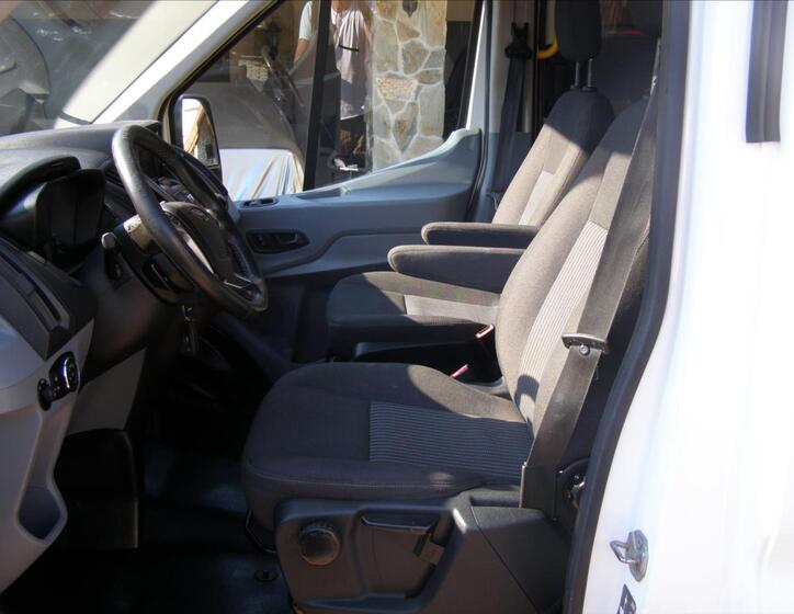 Ford Transit 18