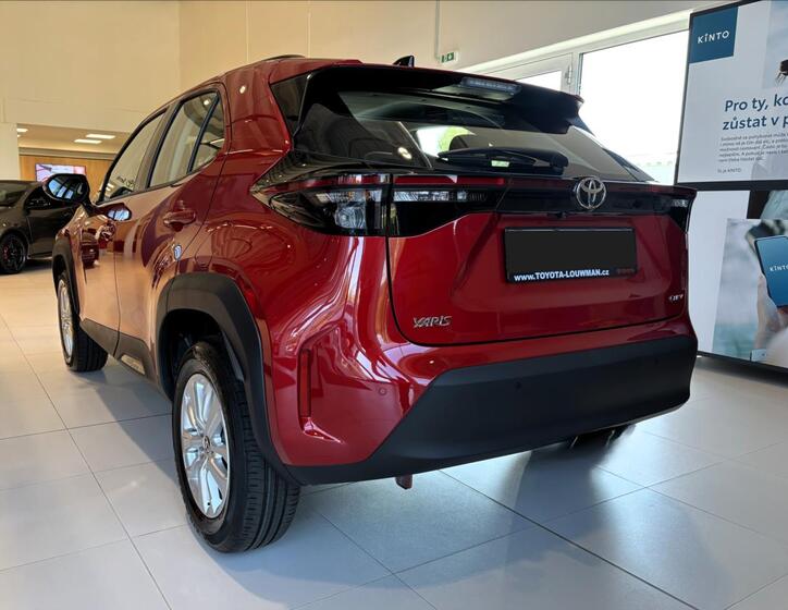 Toyota Yaris Cross 4