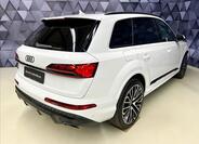 Audi Q7 6