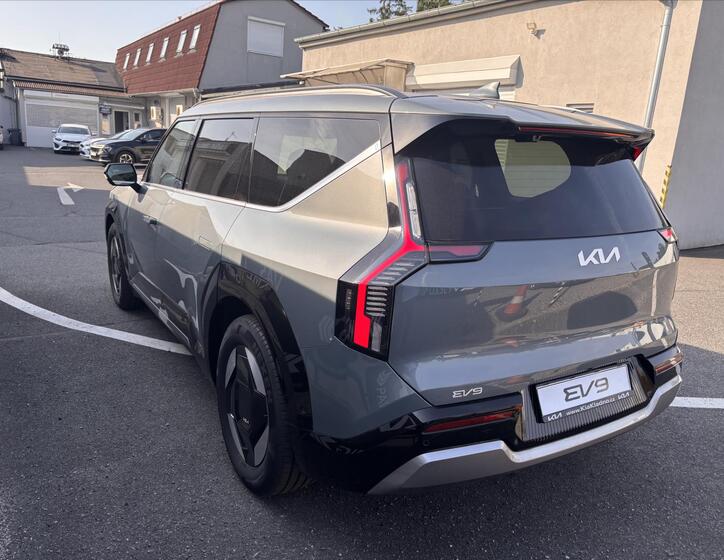KIA EV9 6