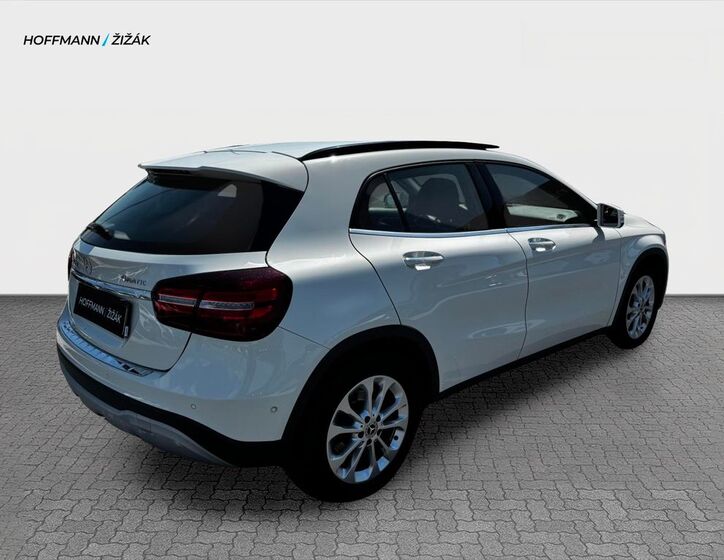 Mercedes-Benz GLA 5