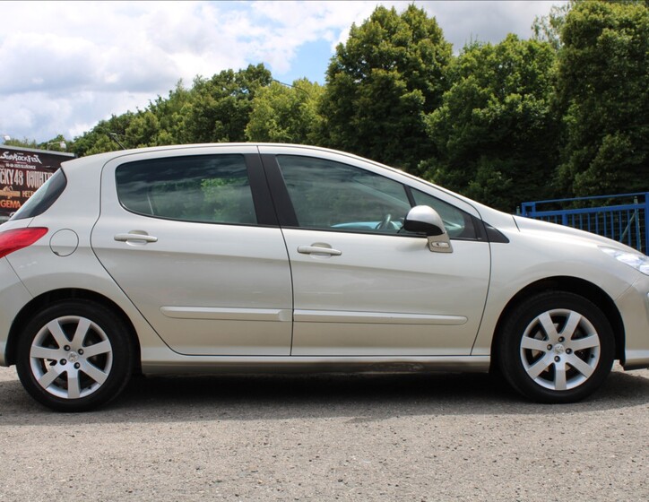 Peugeot 308 4