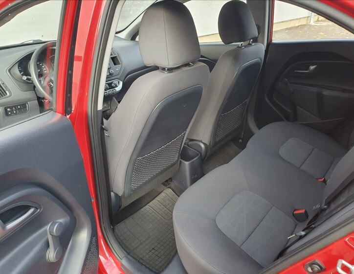 Kia Rio 8