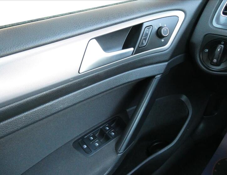 Volkswagen Golf 27