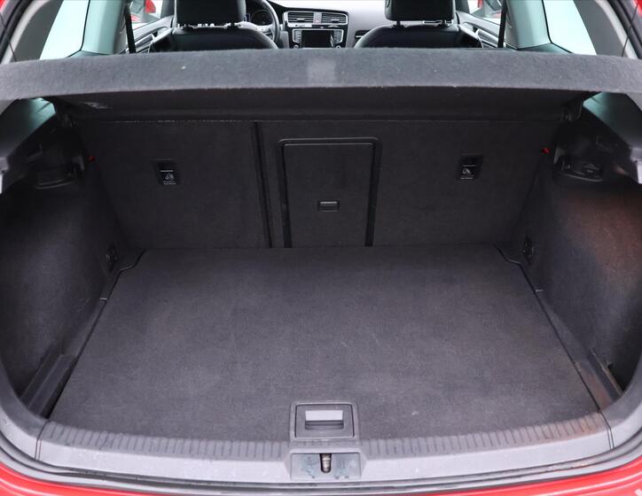 Volkswagen Golf 10