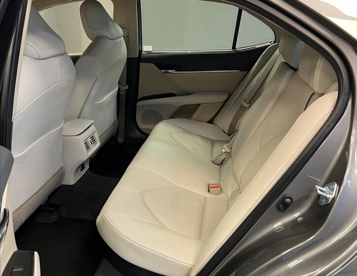Toyota Camry 13