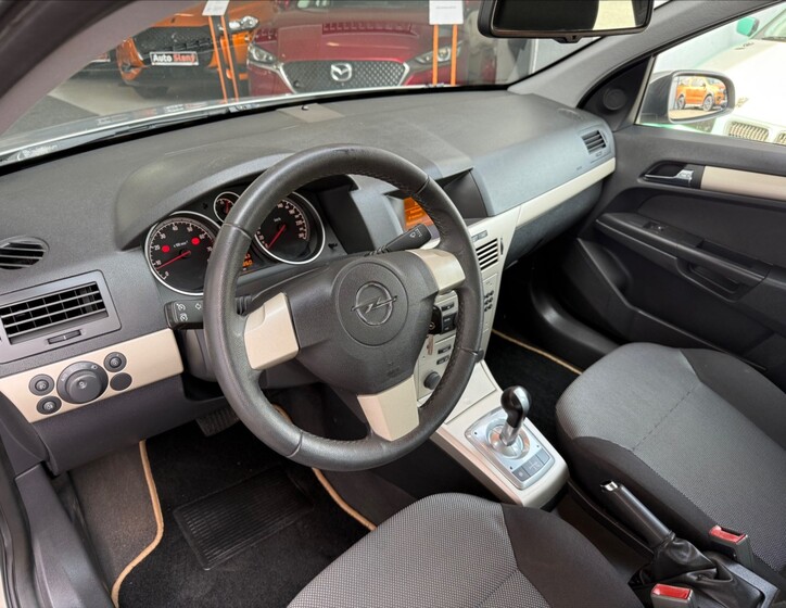 Opel Astra 10