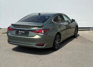 Lexus ES 300h 6