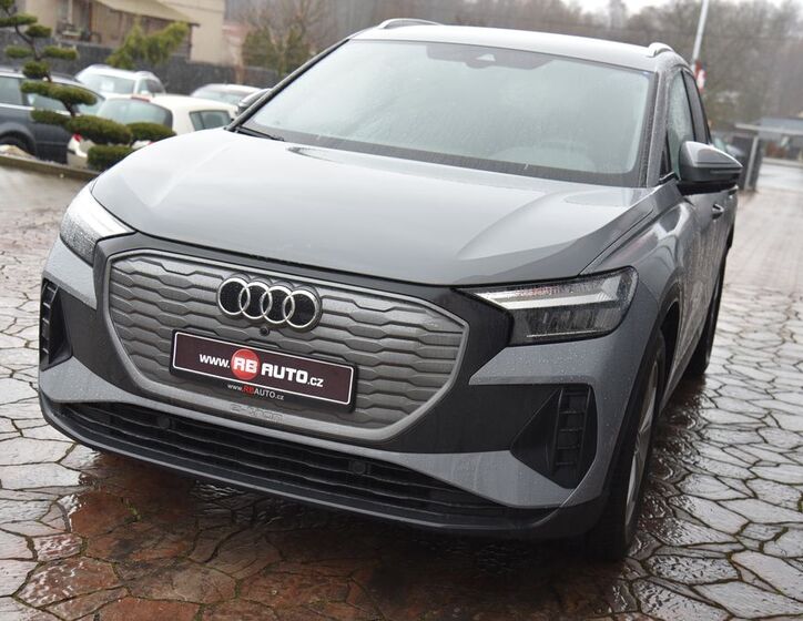Audi Q4 3