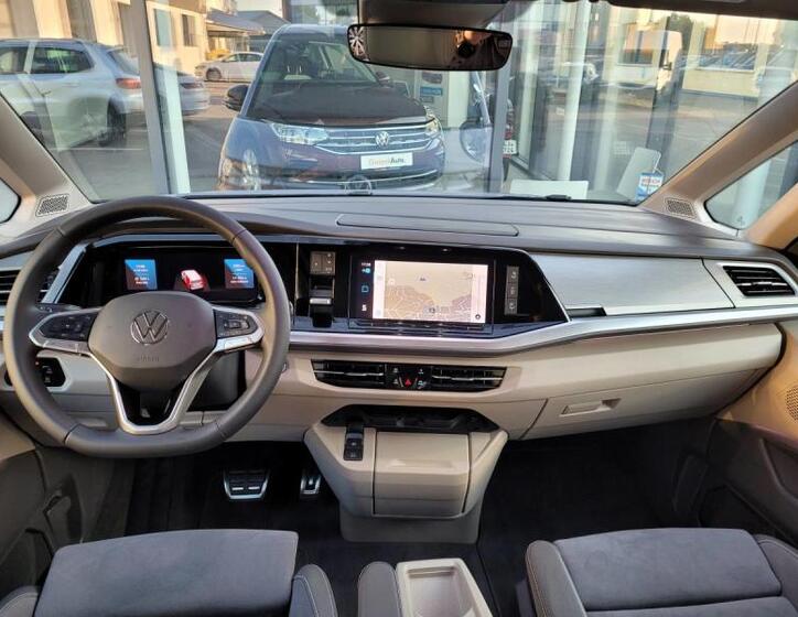 Volkswagen Multivan 14