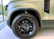 Land Rover Defender 2