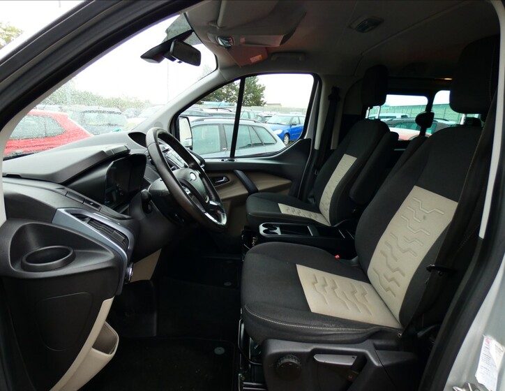 Ford Transit Custom 8