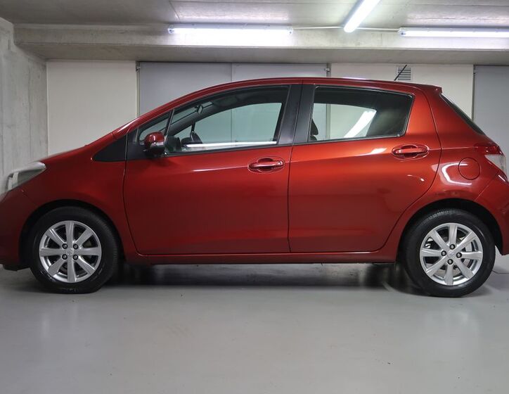 Toyota Yaris 8