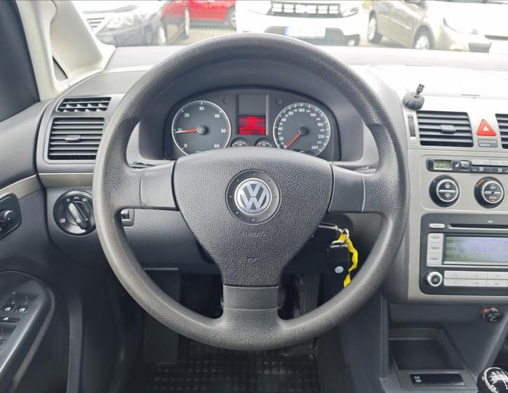 Volkswagen Touran 17