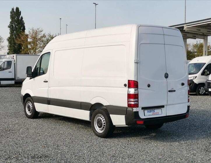 Mercedes-Benz Sprinter 4