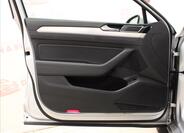 Volkswagen Passat 9