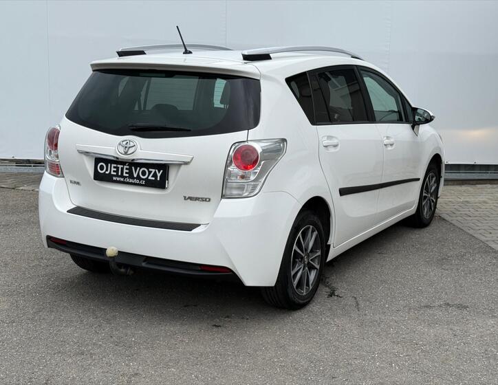 Toyota Verso 6