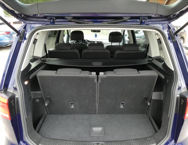 Volkswagen Touran 19
