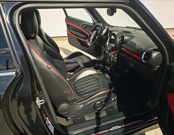 Mini Paceman 29
