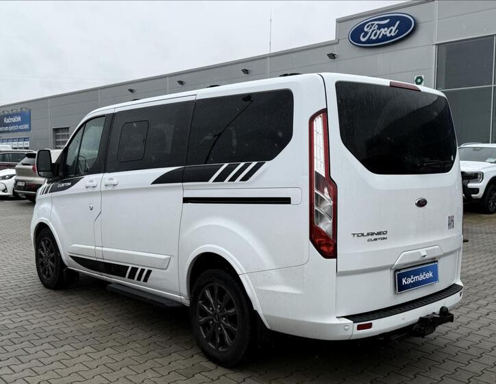 Ford Tourneo Custom 3