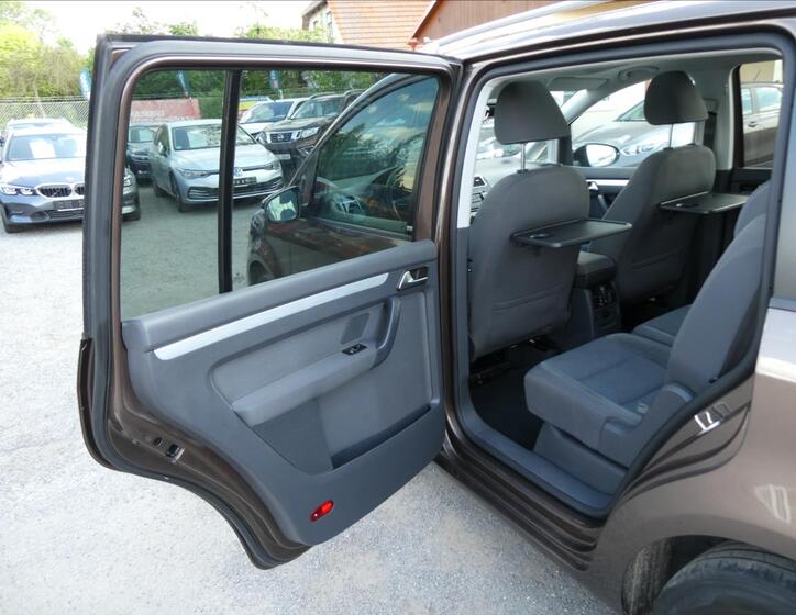 Volkswagen Touran 24