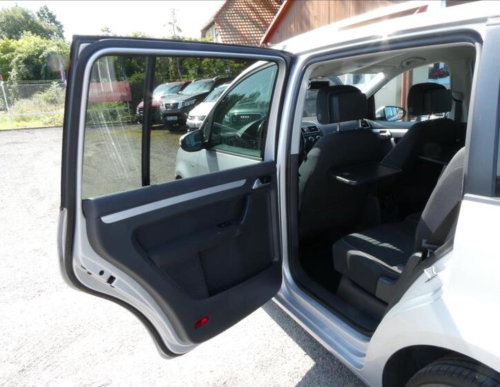 Volkswagen Touran 20