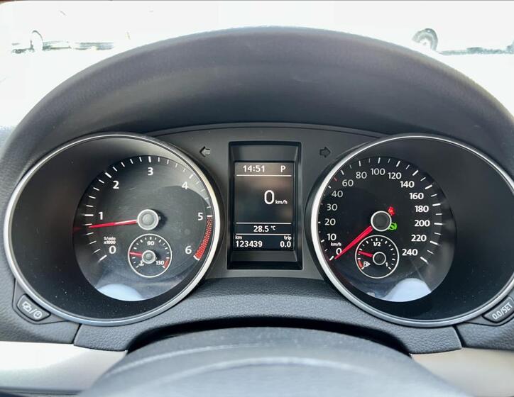 Volkswagen Golf 24