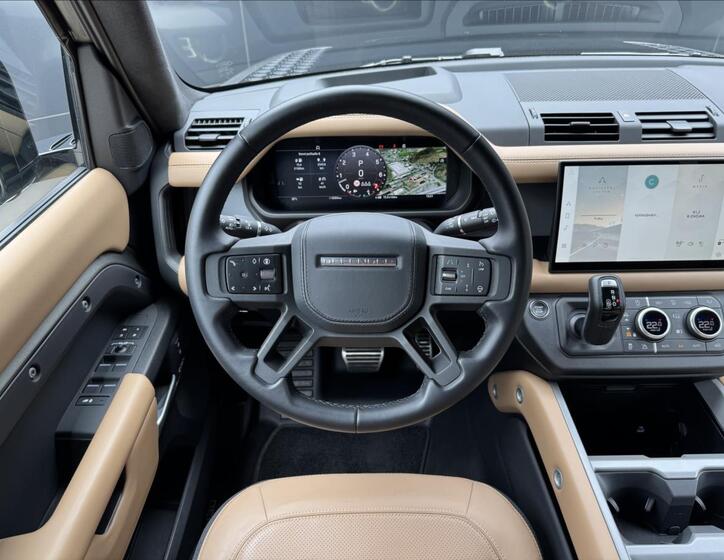Land Rover Defender 13