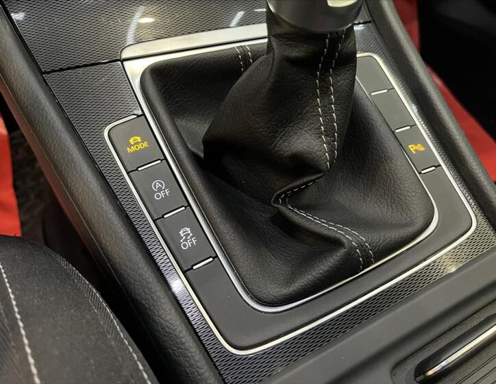 Volkswagen Golf 23