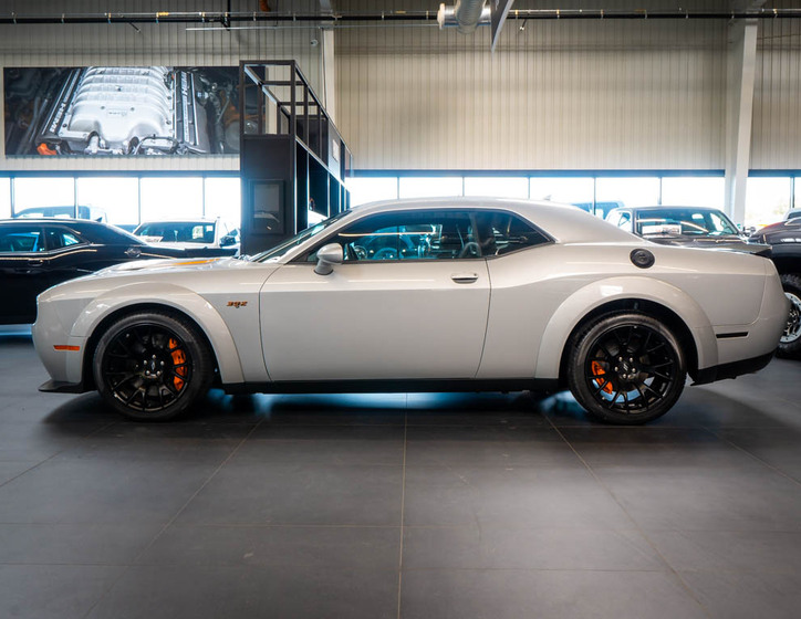 Dodge Challenger 2
