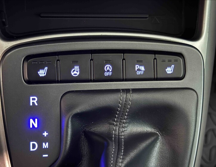 Hyundai i10 16