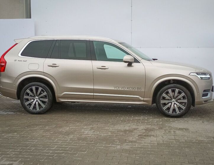 Volvo XC90 8