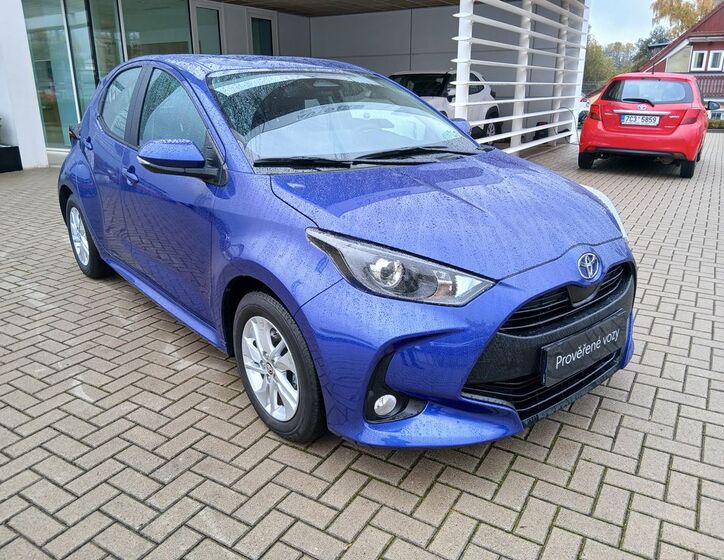 Toyota Yaris 8