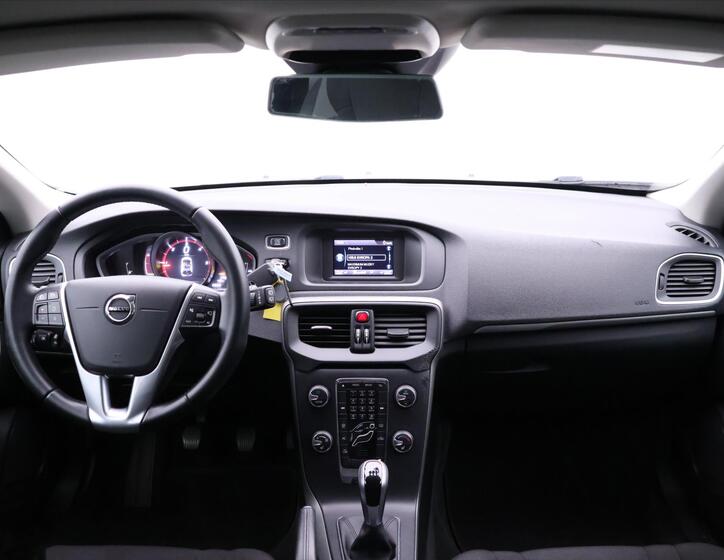 Volvo V40 24