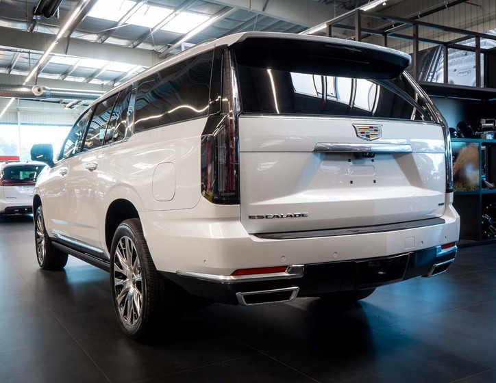 Cadillac Escalade 3