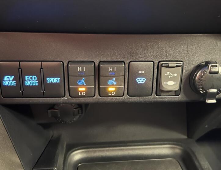 Toyota RAV4 6