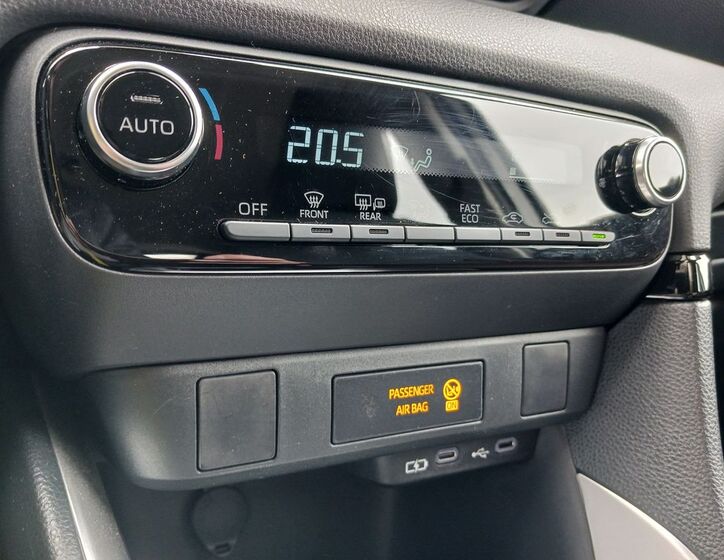 Toyota Yaris 21