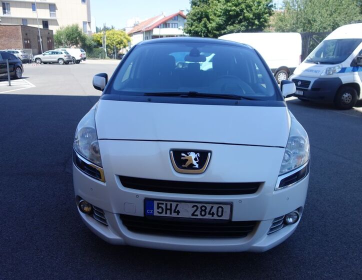 Peugeot 5008 4