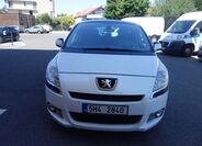 Peugeot 5008 4