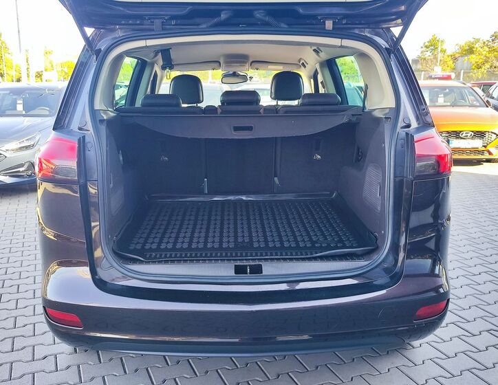 Opel Zafira 9
