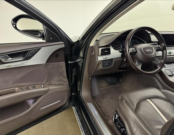 Audi A8 39