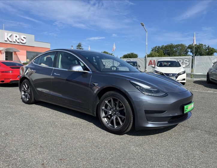 Tesla Model 3 2