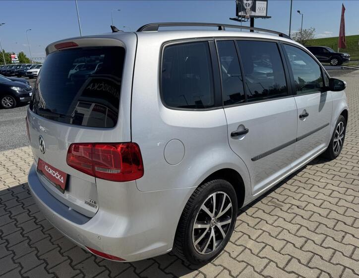 Volkswagen Touran 6