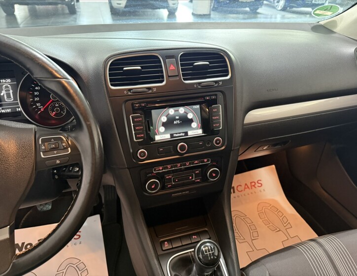 Volkswagen Golf 10