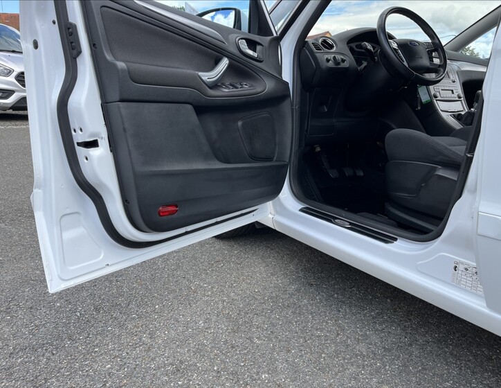 Ford S-MAX 42