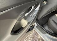 Hyundai i30 24