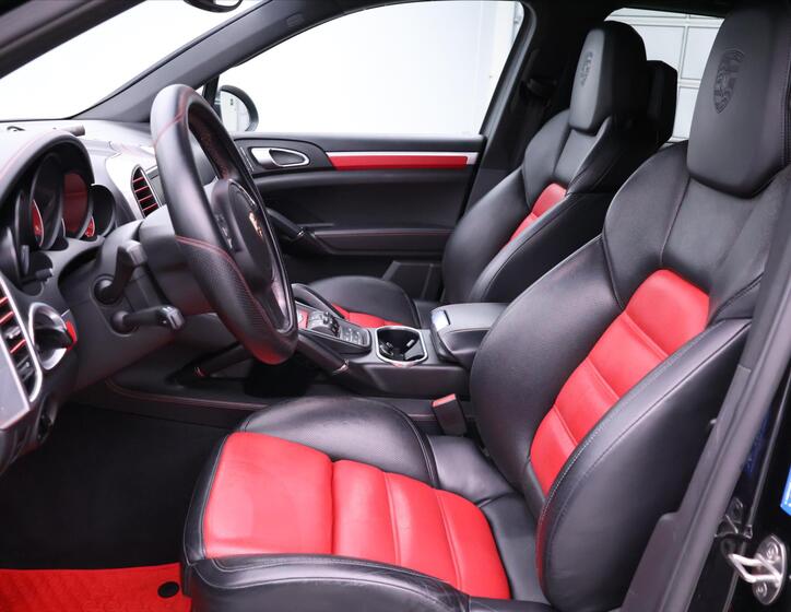 Porsche Cayenne 12