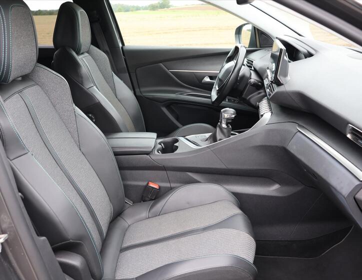 Peugeot 5008 9